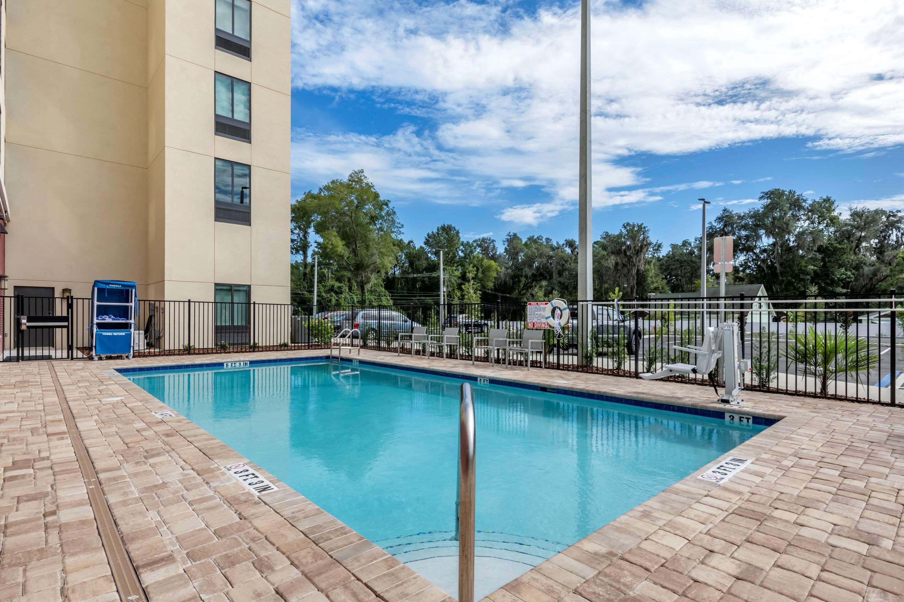 Comfort Suites Gainesville Near University Exterior foto